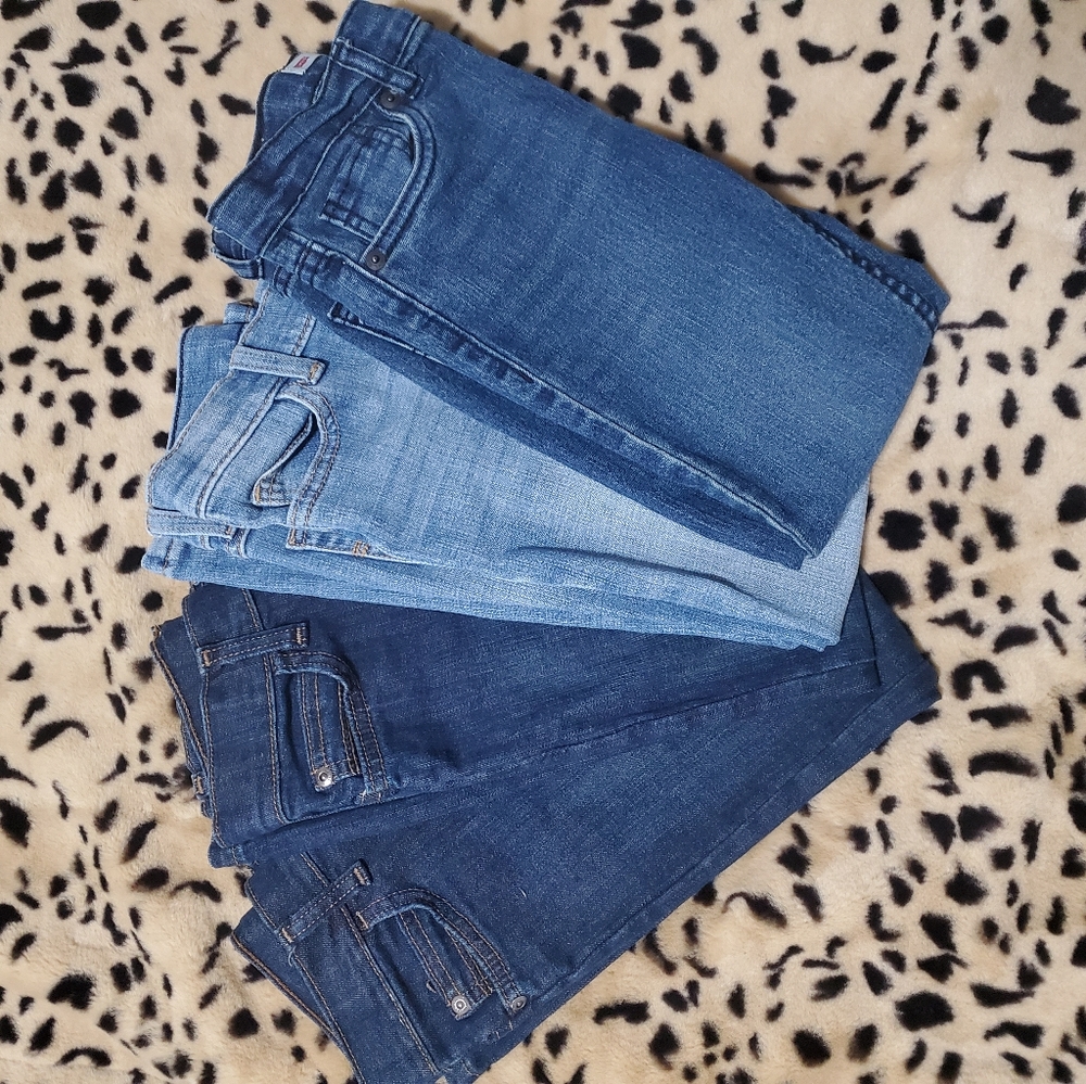 Lots of 4 size 6x Jeans